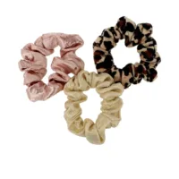 Inca Coletero - Wrinkled Coleteors Animal Print by Inca