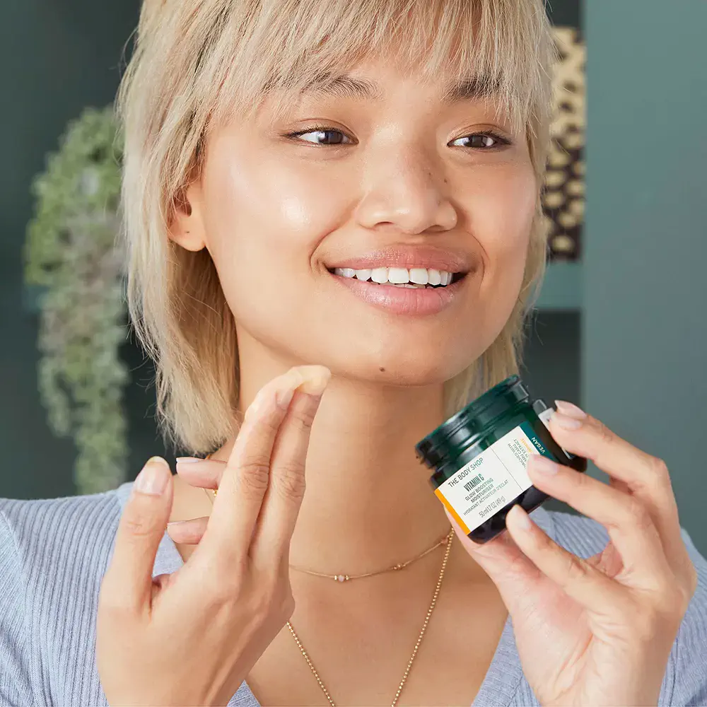 Vitamin C - Vitamic C Glow Boosting Moisturizer by The Body Shop