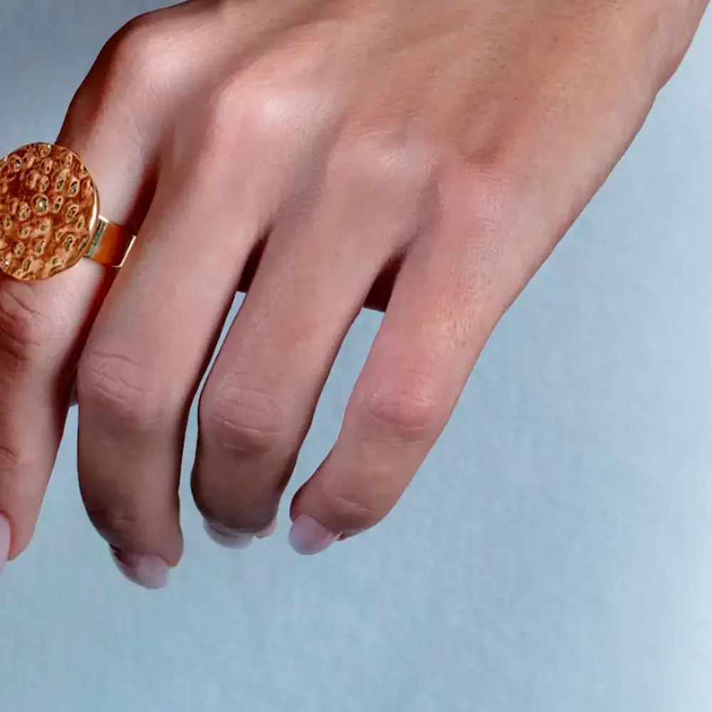 Soho Ring #Gold Glitter by Shabama Anillo Shabama - Soho Ring #Gold Glitter by Shabama